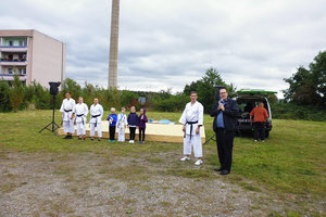 Karate-Vorführung als Programmpunkt auf der Festwiese im Regenstein.