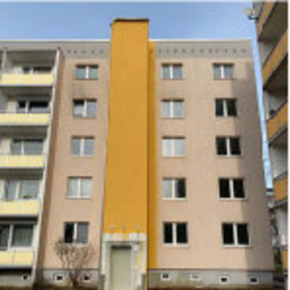 Modernisiertes Wohnhaus in der Käthe-Kollwitz-Straße Blankenburg mit neuem Aufzug und barrierefreien Balkonen – Mieterstromprojekt der BWG und Stadtwerke Blankenburg